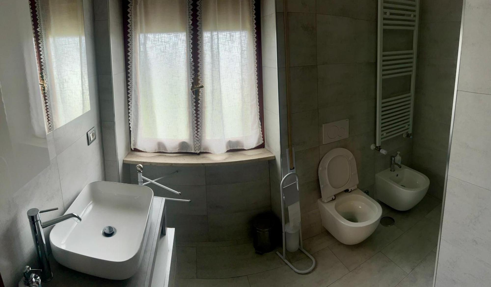A Casa Di Marco Guesthouse - Apt Di Ciampino E Stazione Per Roma Марино Экстерьер фото